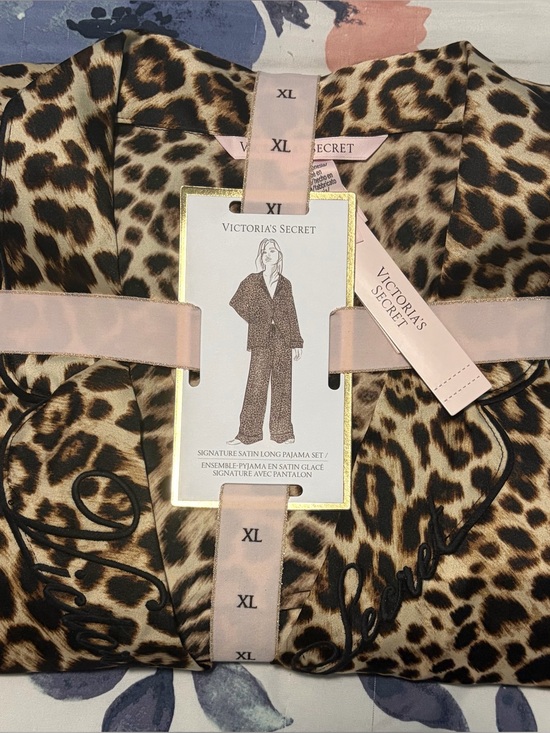 Victoria's Secret Other - Victoria's Secret XL Leopard Print Satin Long Pajama Set